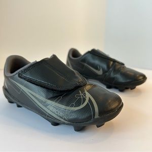 Size 12C Nike Jr. Velcro Soccer Cleats, Mercurial Vapor 14 Club MG in Black
